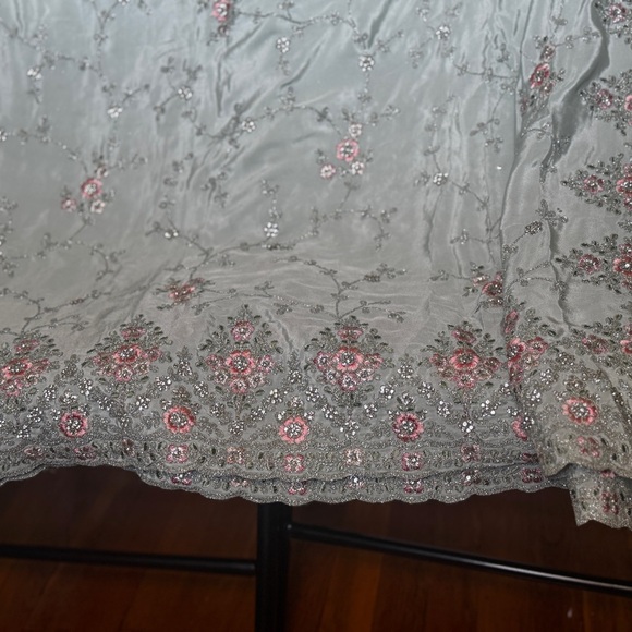 Elegant Floral Embroidered Saree in Green and Pink - Picture 4 of 11